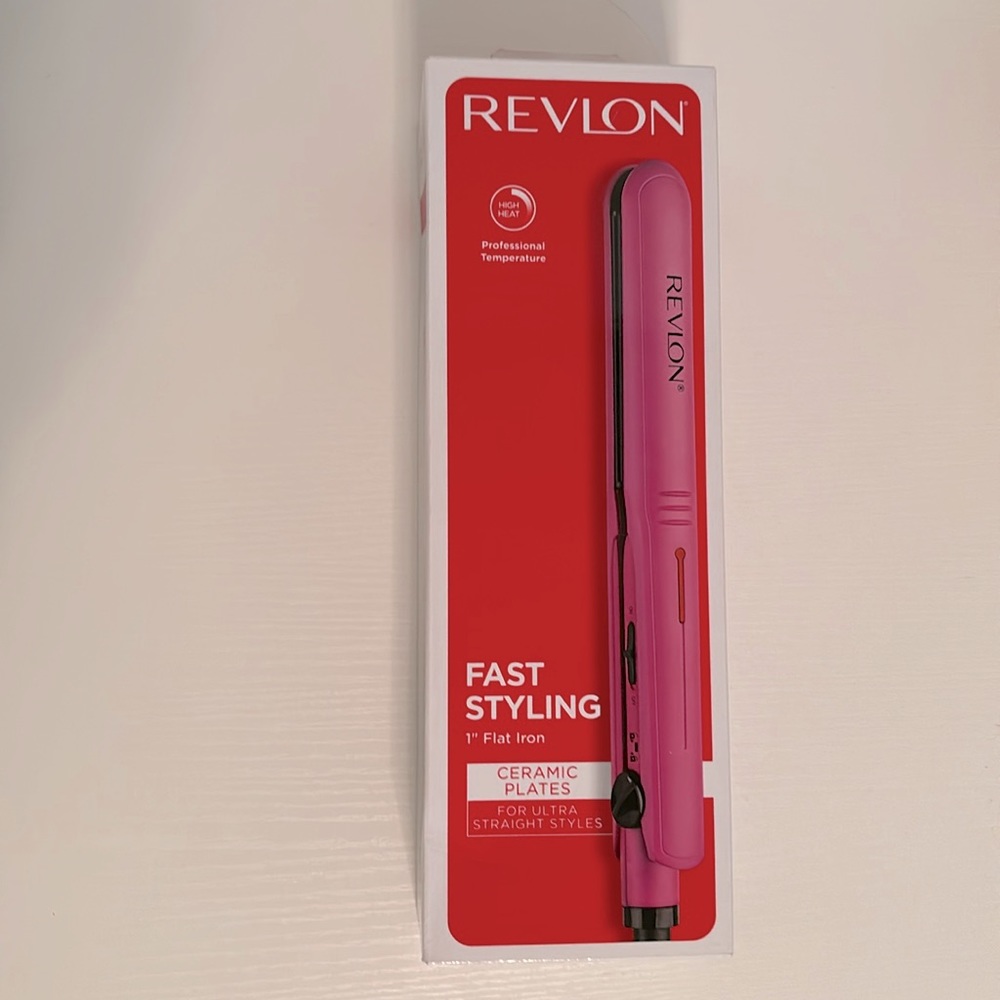 BRAND NEW- Revlon Fast Smooth Styling Perfect Straight Flat Iron